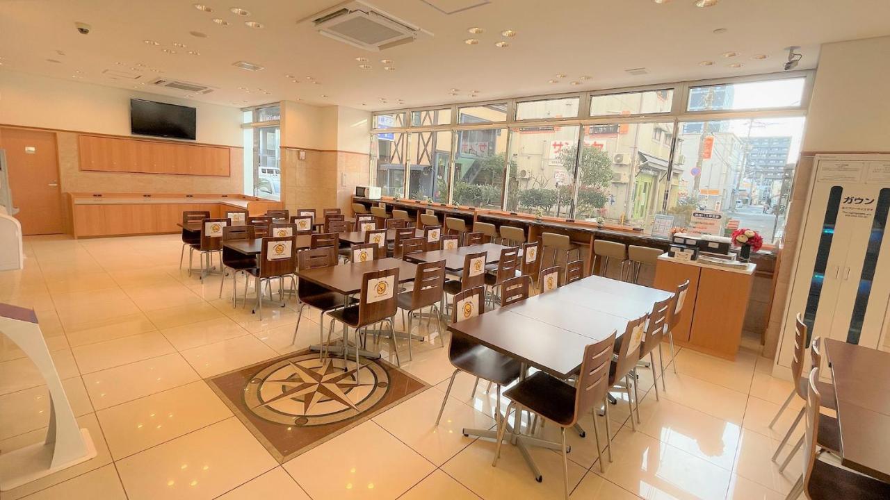 Toyoko Inn Okayama Eki Nishi Guchi Hiroba Exterior foto